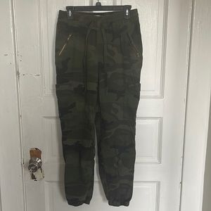 Hollister Ultra High Rise Camo Joggers